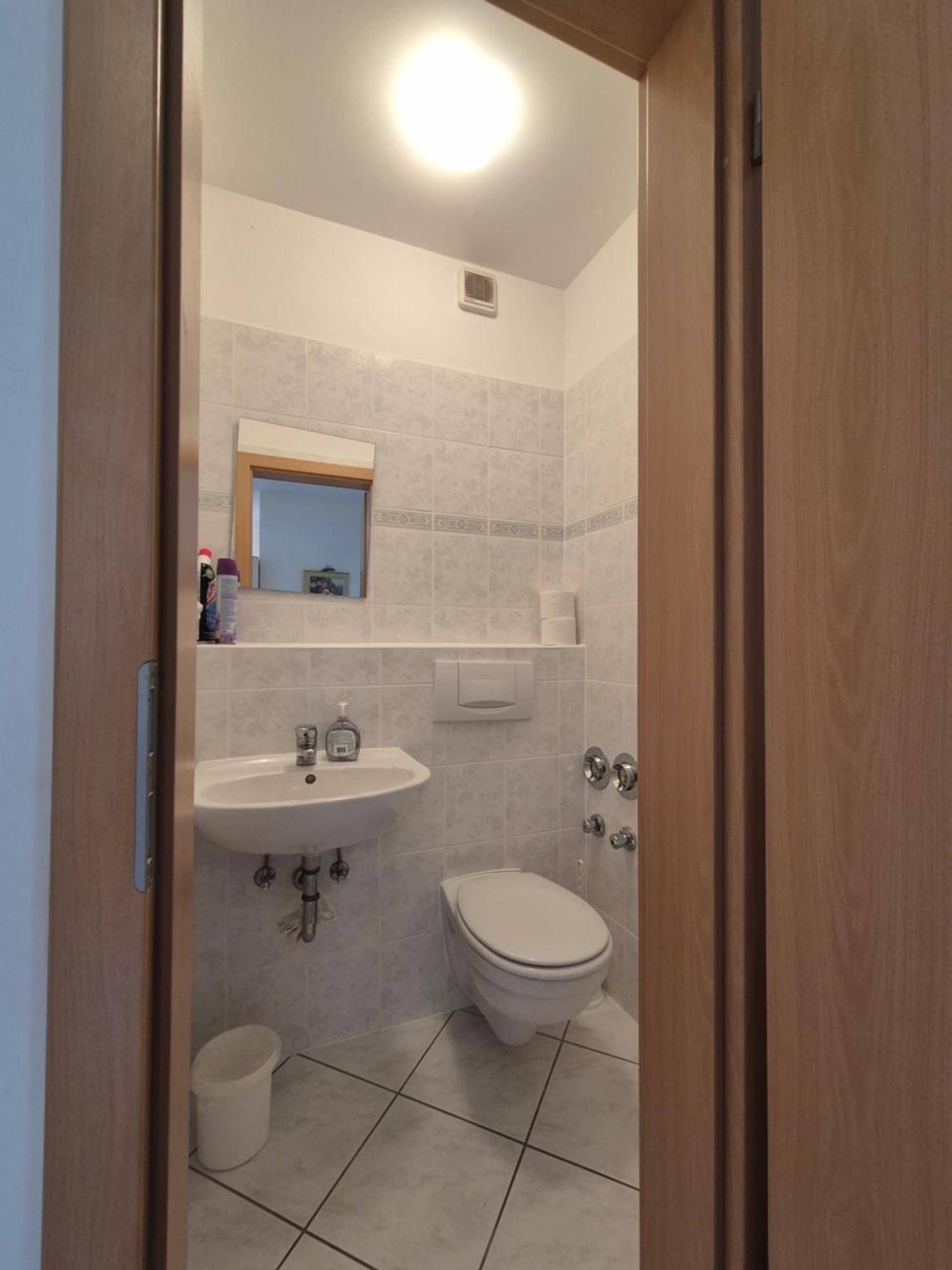 Apartments And Rooms Mamic Dugi Rat Exterior photo