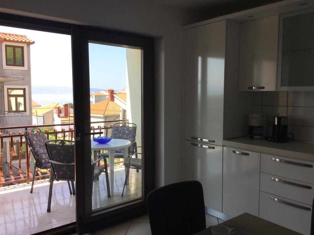 Apartments And Rooms Mamic Dugi Rat Exterior photo